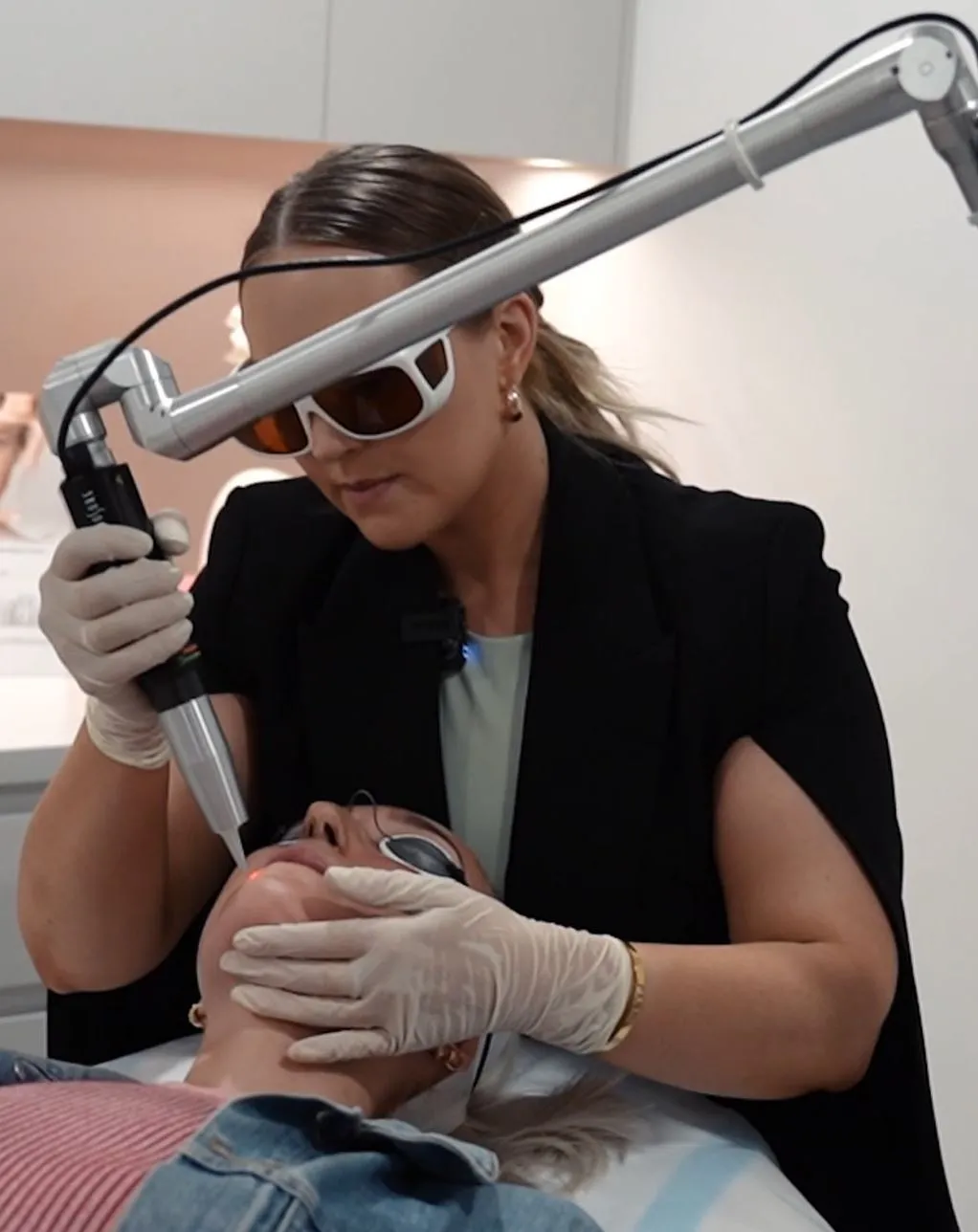 Can a laser fully remove a tattoo